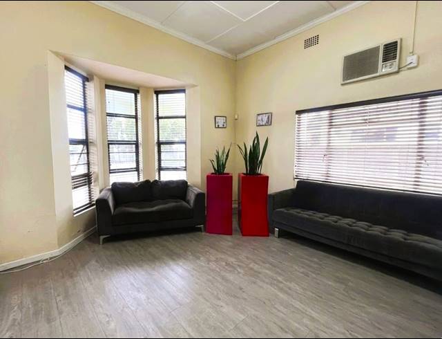 374M² OFFICE FOR SALE IN BEREA